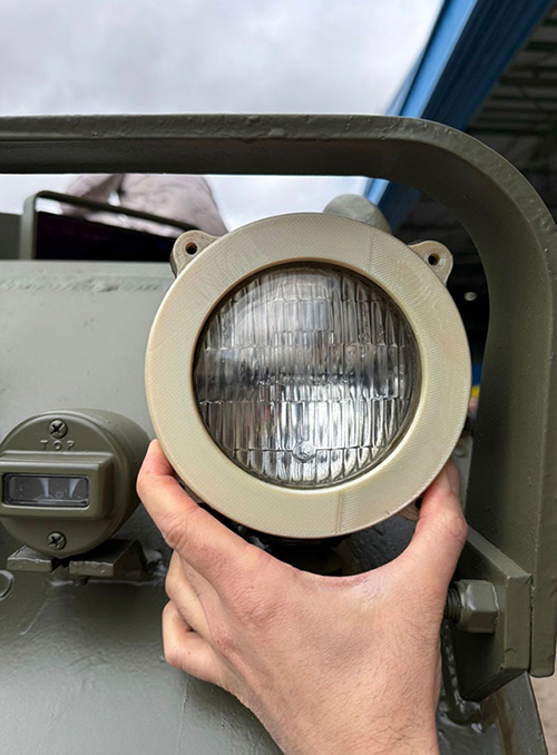 Montering av 3D-printad komponent på fordon – underhåll och anpassning i industrimiljö