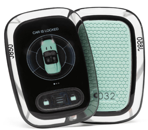 3D-printade bilnyckelprototyper med PolyJet – transparenta och flerfärgade detaljer